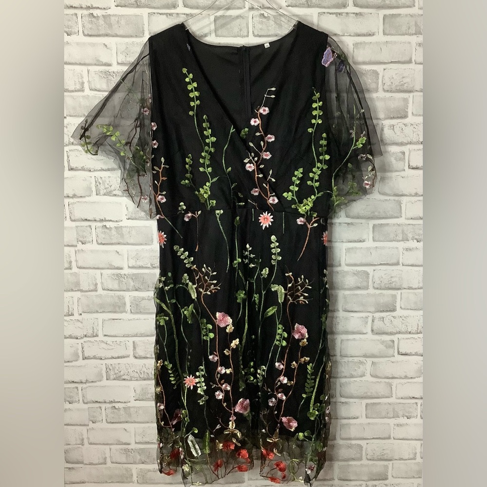 SHEIN black floral embroidered V Neck short Sleeve sheer Mini Dress 1X (0177)
